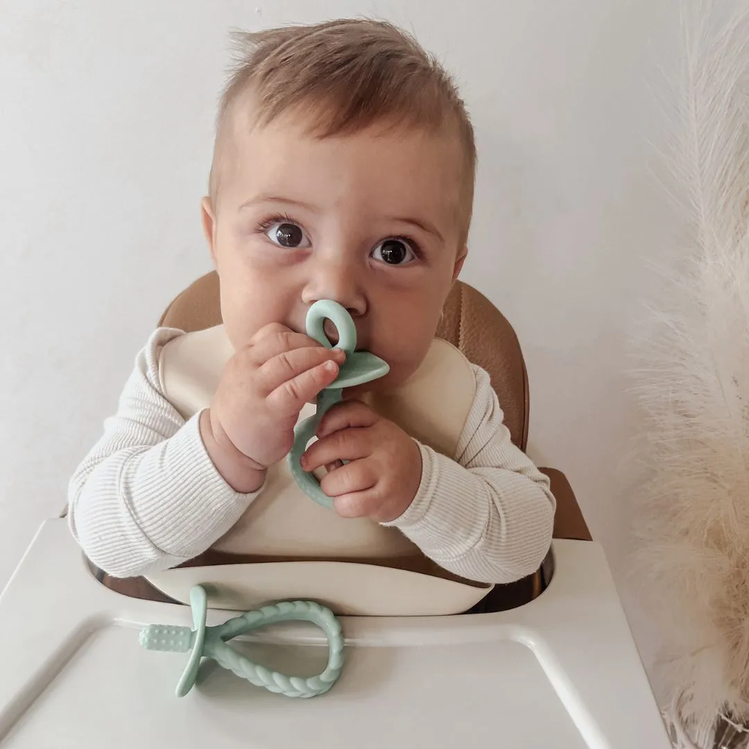 Itzy Pre-Feeding Teether Set™